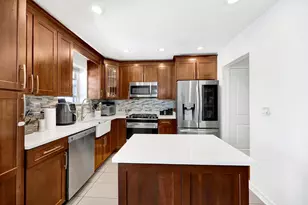 946 Balcom Ave, Bronx, NY 10465 - Photo 2