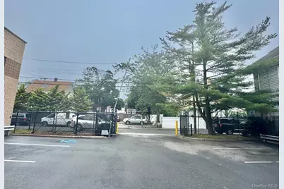 130 Sheridan Boulevard, Inwood, NY 11096 - Photo 18