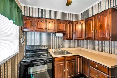 22 Robert Drive, Huntington, NY 11743 - Photo 10