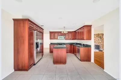 106 Woods Drive, Roslyn, NY 11576 - Photo 20