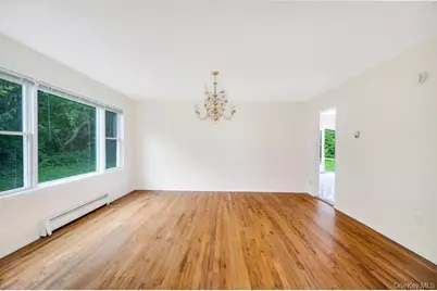 106 Woods Drive, Roslyn, NY 11576 - Photo 16