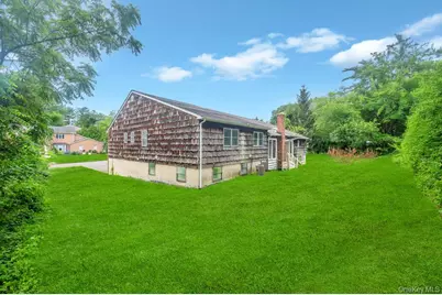 106 Woods Drive, Roslyn, NY 11576 - Photo 4