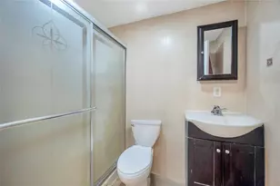 34 Harlem Ave, Medford, NY 11763 - Photo 32