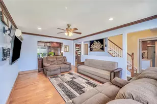 34 Harlem Ave, Medford, NY 11763 - Photo 4