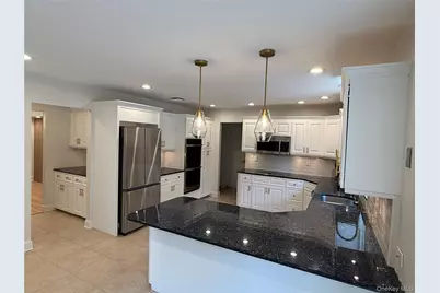 7 Northwood Court, Dix Hills, NY 11746 - Photo 22