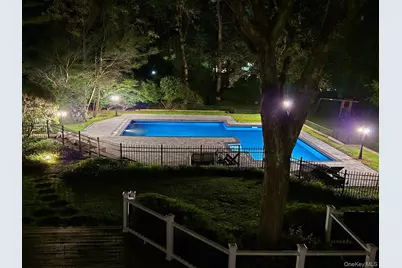 7 Northwood Court, Dix Hills, NY 11746 - Photo 28