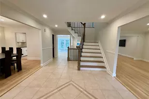 7 Northwood Ct, Dix Hills, NY 11746 - Photo 6