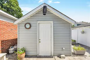 487 Court Ave, Cedarhurst, NY 11516 - Photo 16