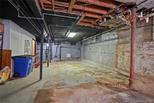 60-46 Putnam Ave, Ridgewood, NY 11385 - Photo 30