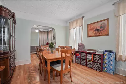 6046 Putnam Avenue, Ridgewood, NY 11385 - Photo 8