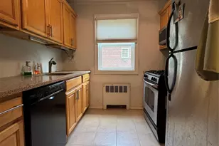 78-27 Cloverdale Blvd, Oakland Gardens, NY 11364 - Photo 6