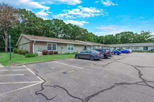 195 E Newcastle Ct, Ridge, NY 11961 - Photo 16