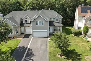 33 Sunflower Ridge Rd, South Setauket, NY 11720 - Photo 2