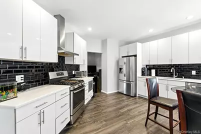 33 Sunflower Ridge Road, South Setauket, NY 11720 - Photo 4