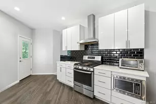 33 Sunflower Ridge Rd, South Setauket, NY 11720 - Photo 6