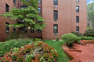 139-15 83 Ave, Briarwood, NY 11435 - Photo 2