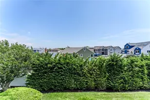 100 Baker Ct, Island Park, NY 11558 - Photo 24