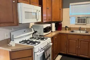 137-45 Bedell St, Jamaica, NY 11413 - Photo 4