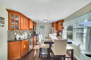 83 Chapel Hill Dr, Brentwood, NY 11717 - Photo 8