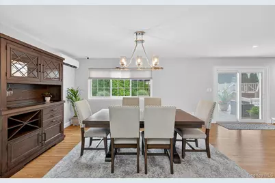 321 Lagoon Drive S, Copiague, NY 11726 - Photo 10