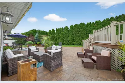 321 Lagoon Drive S, Copiague, NY 11726 - Photo 20