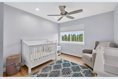 321 Lagoon Drive S, Copiague, NY 11726 - Photo 16