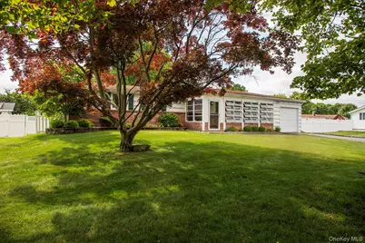 6 Freshman Lane, Stony Brook, NY 11790 - Photo 2