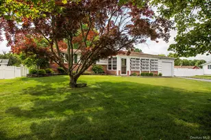 6 Freshman Ln, Stony Brook, NY 11790 - Photo 2