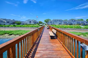 100 Baker Ct, Island Park, NY 11558 - Photo 6