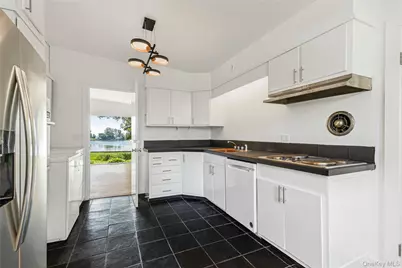 1160 Greacen Point Road, Mamaroneck, NY 10543 - Photo 18