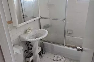 241-20 Northern Blvd, Douglaston, NY 11362 - Photo 10