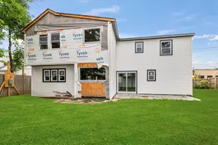 130 E Carmans Rd, Farmingdale, NY 11735 - Photo 2