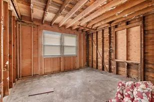 130 E Carmans Rd, Farmingdale, NY 11735 - Photo 24