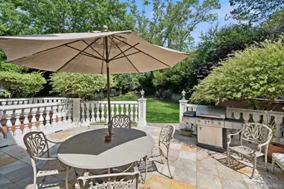 328 W Ivy Hill Road, Woodmere, NY 11598 - Photo 30