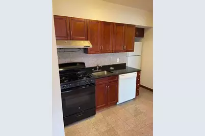 8827 53 Rd Avenue #2R, Elmhurst, NY 11373 - Photo 2