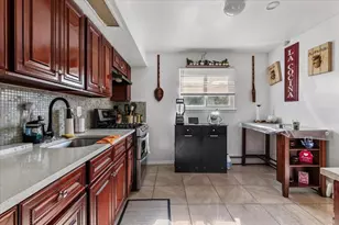 22 Hudson Pl, Hempstead, NY 11550 - Photo 6