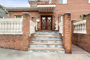 58-10 83rd Pl, Middle Village, NY 11379 - Photo 2