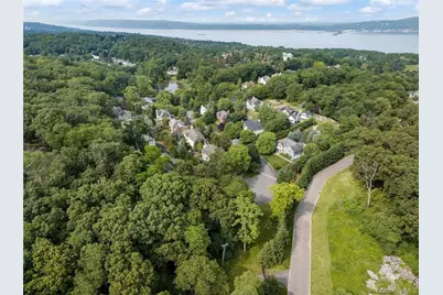 98 Roundabend Road, Tarrytown, NY 10591 - Photo 1