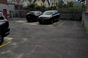 87-20 175th St, Jamaica, NY 11432 - Photo 6