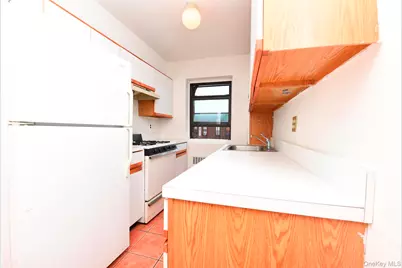 118-66 Metropolitan Avenue #6J, Kew Gardens, NY 11415 - Photo 14