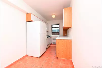 118-66 Metropolitan Avenue #6J, Kew Gardens, NY 11415 - Photo 16