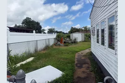 205 Hilltop Drive, Brentwood, NY 11717 - Photo 4