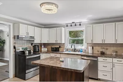 4 Myrtle Lane, Coram, NY 11727 - Photo 8