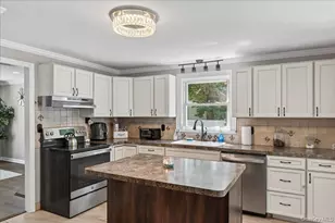 4 Myrtle Ln, Coram, NY 11727 - Photo 8