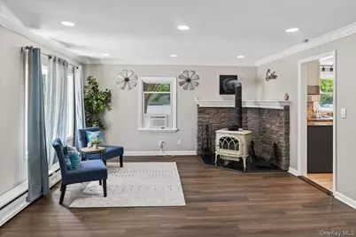 4 Myrtle Lane, Coram, NY 11727 - Photo 2