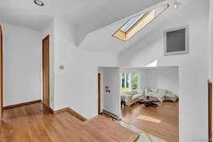 19 Clearland Rd, Syosset, NY 11791 - Photo 14