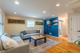92 Manor Dr, Great Neck, NY 11020 - Photo 10