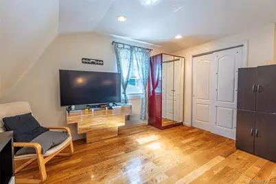 92 Manor Drive, Great Neck, NY 11020 - Photo 36