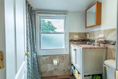 92 Manor Drive, Great Neck, NY 11020 - Photo 38