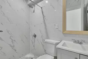 139-22 95th Ave, Jamaica, NY 11435 - Photo 12